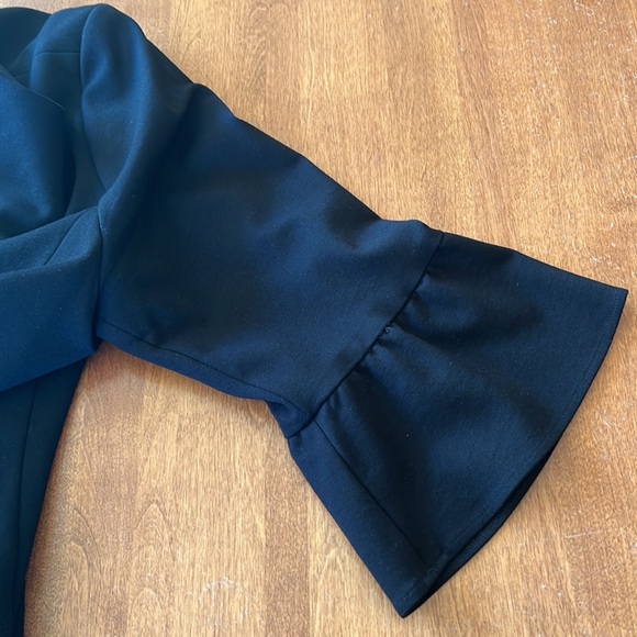 Bell sleeve open blazer - black - Picture 6 of 9